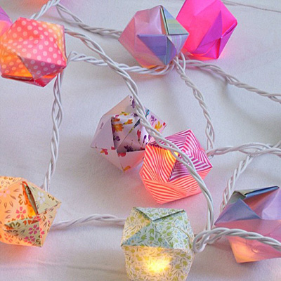 DIY Paper Cubes For Holiday String Lights